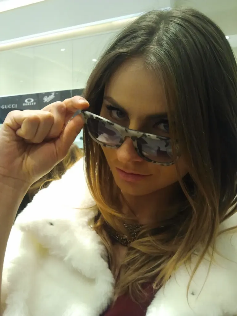 Ambient Media fornisce promoter e modelle per l'inaugurazione del nuovo store Salmoiraghi & Viganò a Milano — foto 8