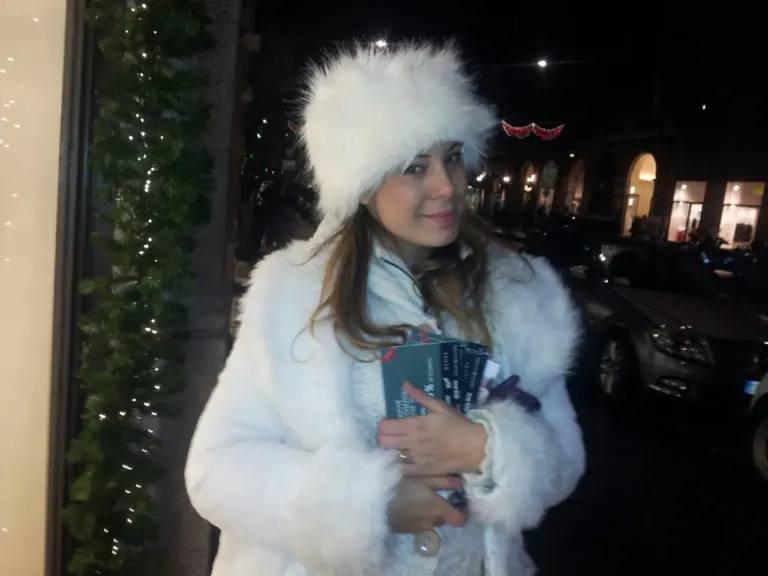 Ambient Media fornisce promoter e modelle per l'inaugurazione del nuovo store Salmoiraghi & Viganò a Milano — foto 12