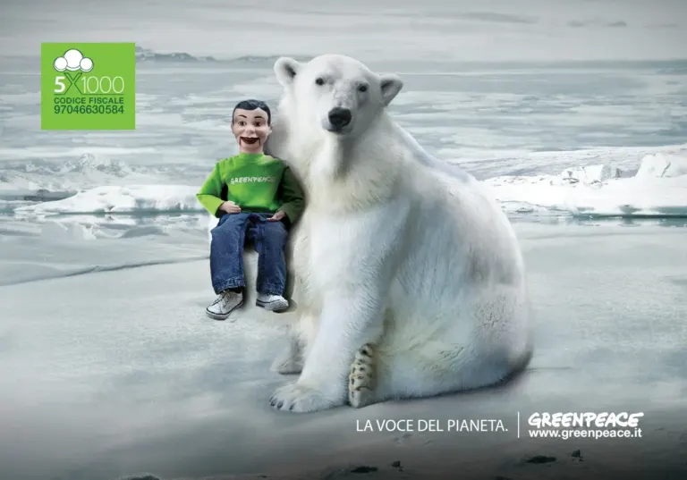 La campagna 5x1000 di Greenpeace sulle cartoline pubblicitarie Ambient Media — foto 1