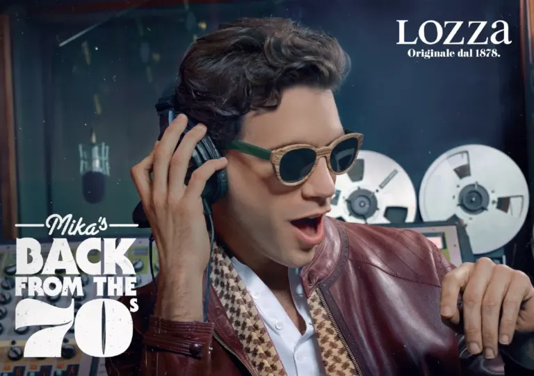 Mika designer e testimonial per Lozza sulle cartoline Ambient Media — foto 1
