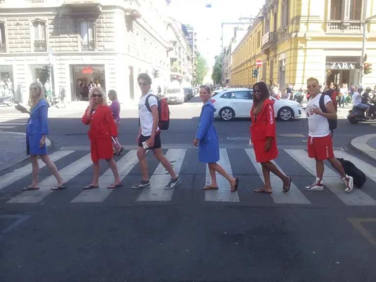 Speedo (s)veste Milano con Ambient Media — foto 37