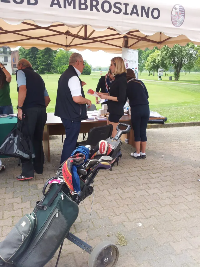 John Peter Sloan La scuola, al Golf Club Ambrosiano con le hostess di Ambient Media — foto 8