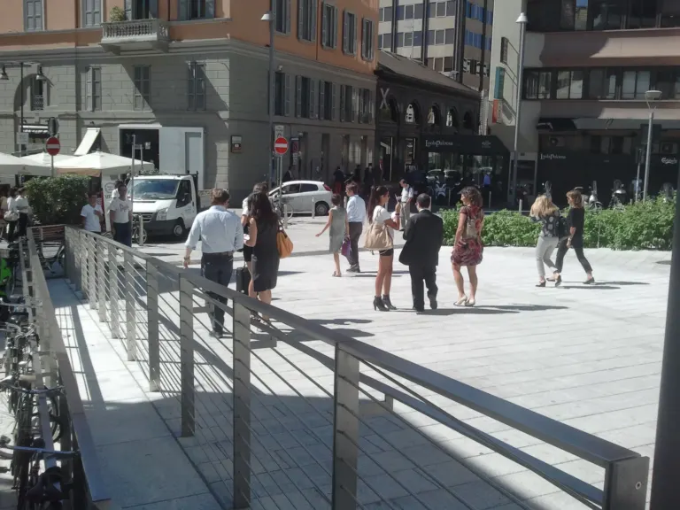 John Peter Sloan La scuola, raddoppia e invita all'Open Day con Ambient Media — foto 12