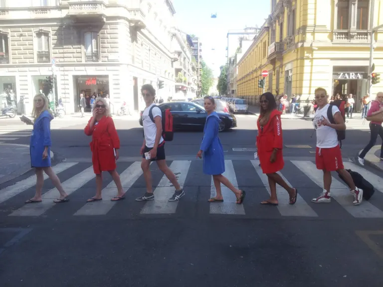 Speedo (s)veste Milano con Ambient Media — foto 43