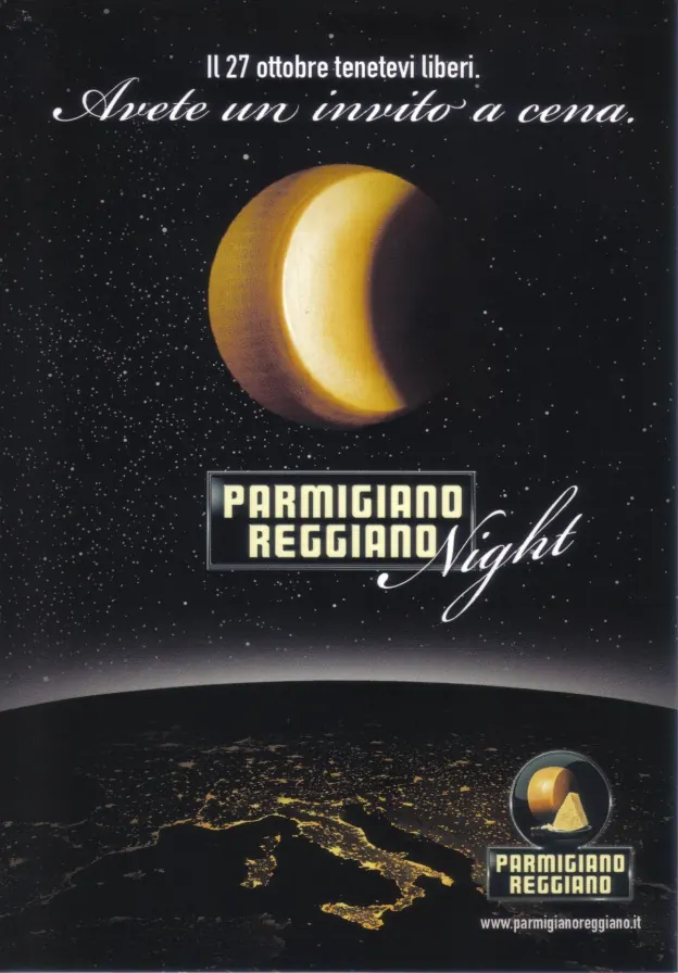 Ambient Media distribuisce le cartoline pubblicitarie che invitano alla Parmigiano Reggiano Night — foto 1