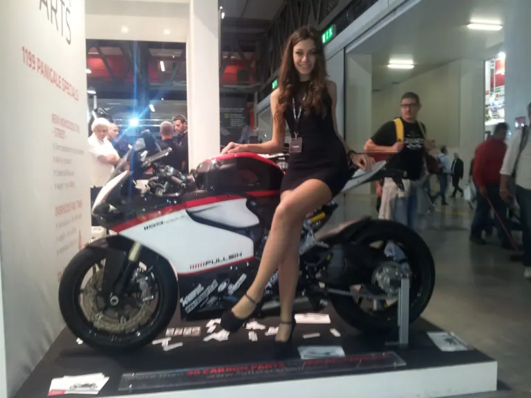 Ambient Media ad Eicma 2014 per Honda, Aeon, OJ Atmosfere Metropolitane, Fullsix e Bellissimoto — foto 11