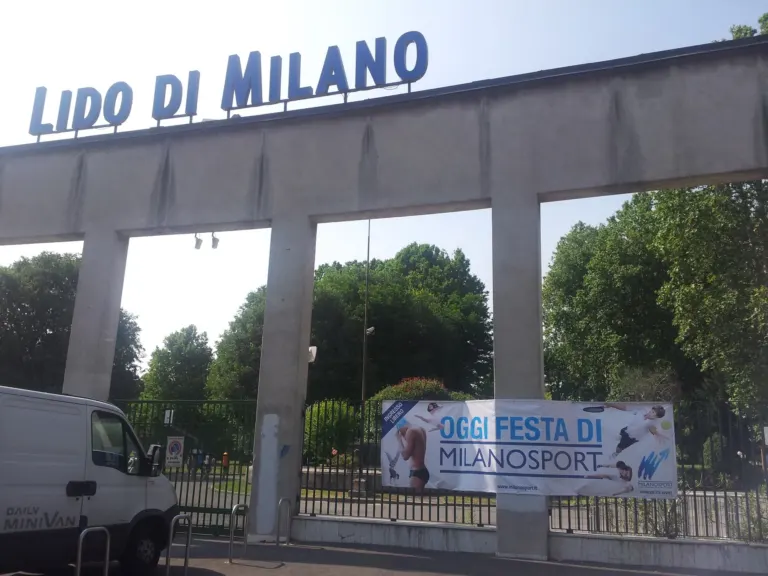 Speedo (s)veste Milano con Ambient Media — foto 59