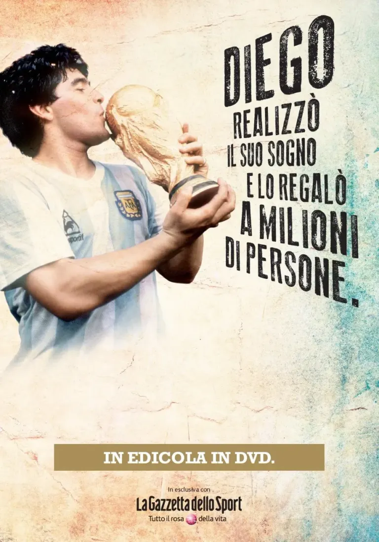 Maradona Non sarà mai un uomo comune. L'opera in dvd della Gazzetta dello Sport in comunicazione con le cartoline Ambient Media — foto 3