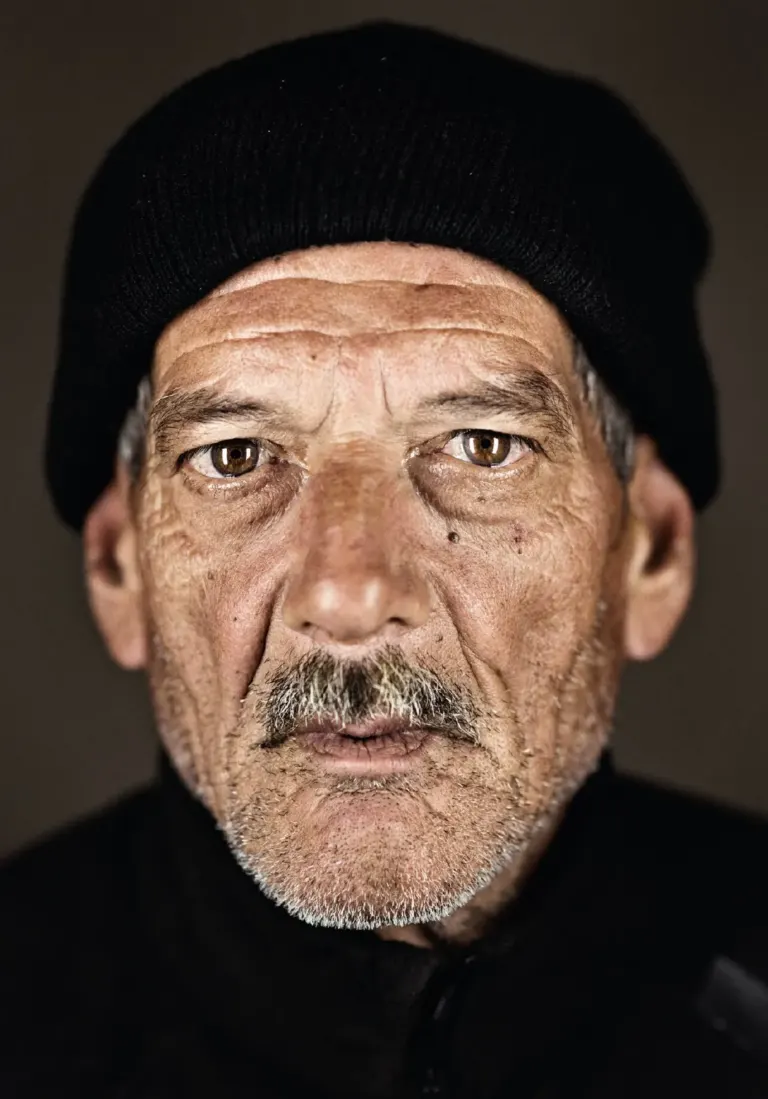 Chiedilo a Loro. Sulle cartoline Ambient Media i volti dell'8xmille di CEI in mostra a Torino — foto 4