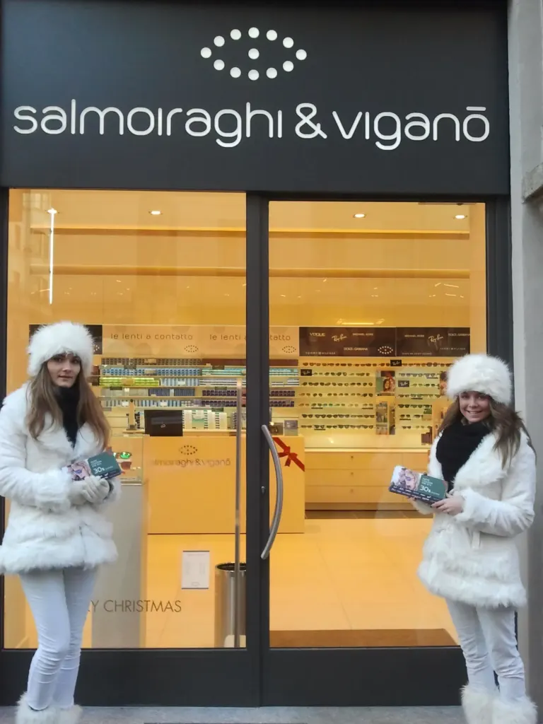 Ambient Media fornisce promoter e modelle per l'inaugurazione del nuovo store Salmoiraghi & Viganò a Milano — foto 4