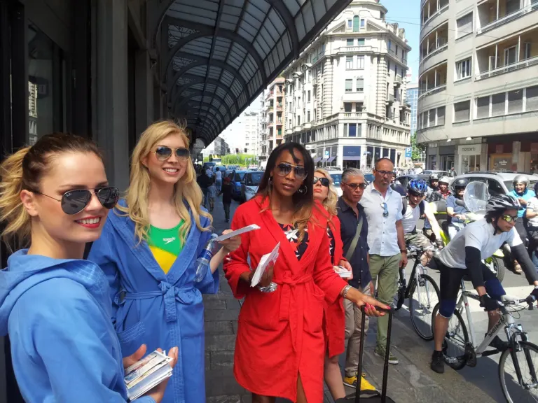Speedo (s)veste Milano con Ambient Media — foto 48